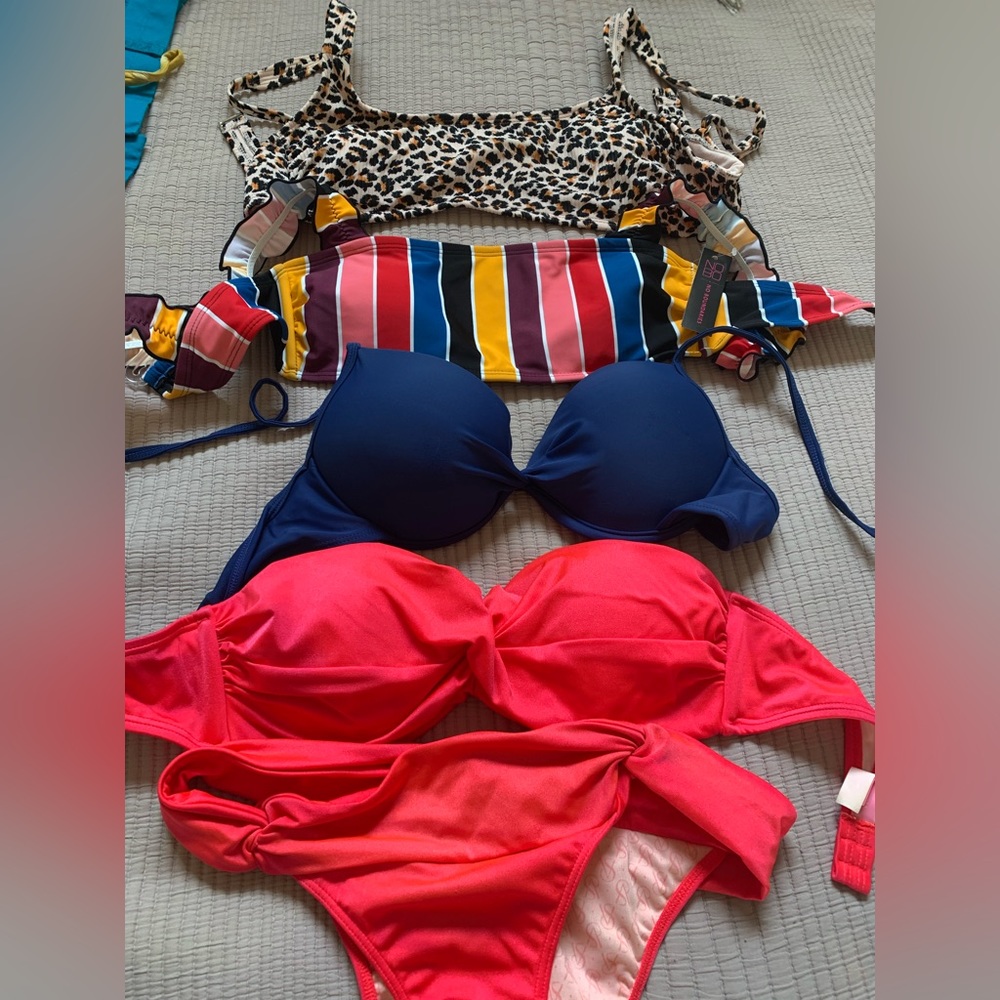 Size medium bathing suit top bundle. Mix of bandeau and push up tops!
